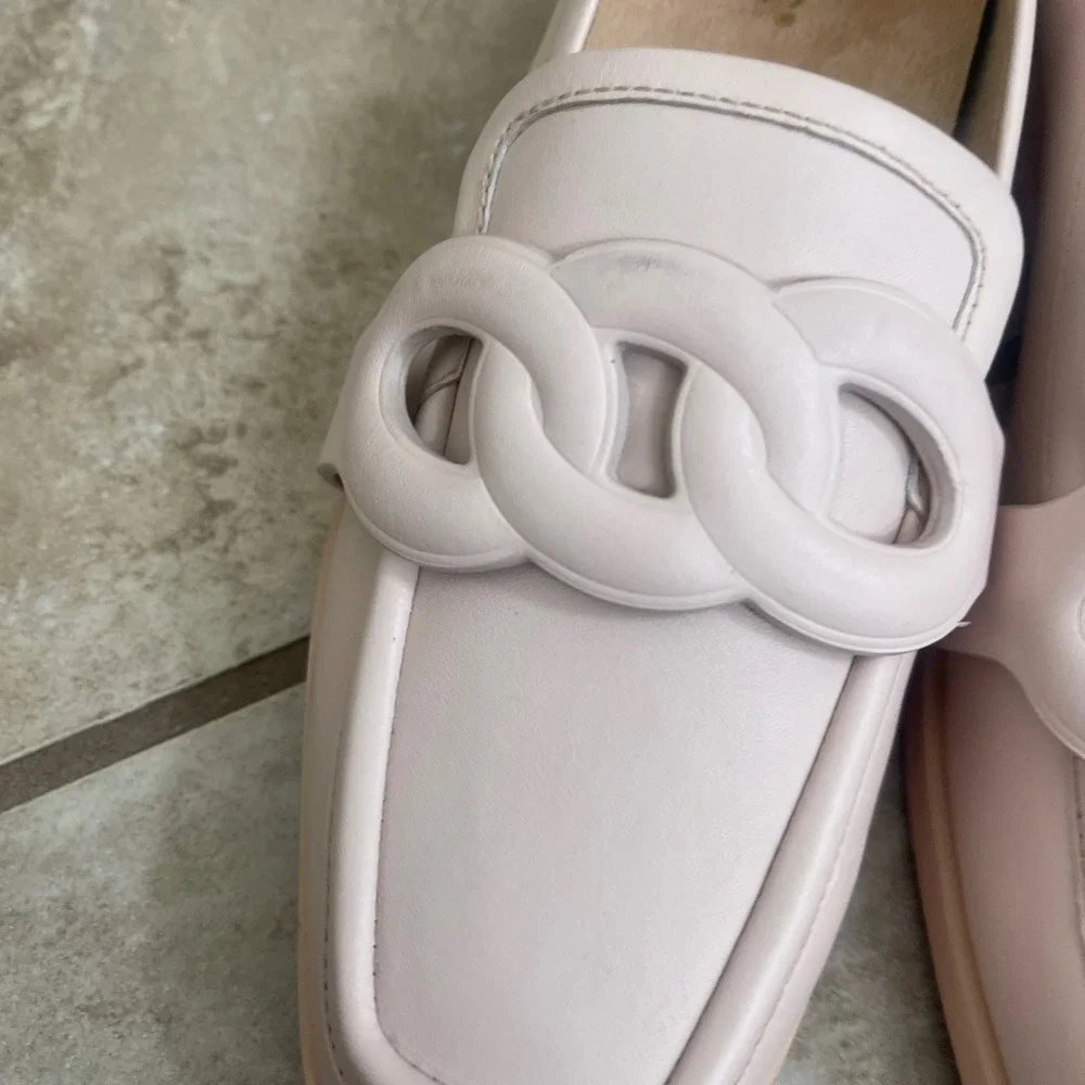Vionic  Pink Leather Chain Link Loafers Square Toe Shoes Womens 7M SAMPLE NWOT